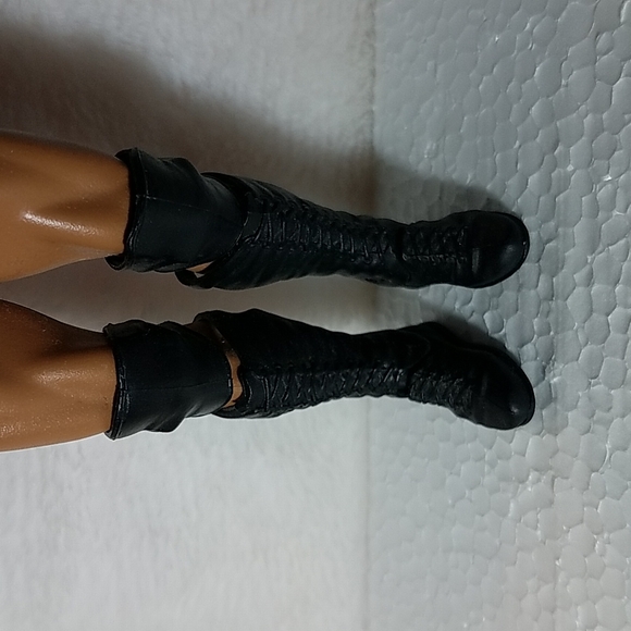 WWE Dwayne " THE ROCK " Johnson Action Figure - Picture 3 of 9
